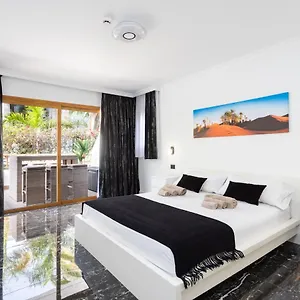 https://apt-apartamento-del-atlantico.adeje-hotels.com